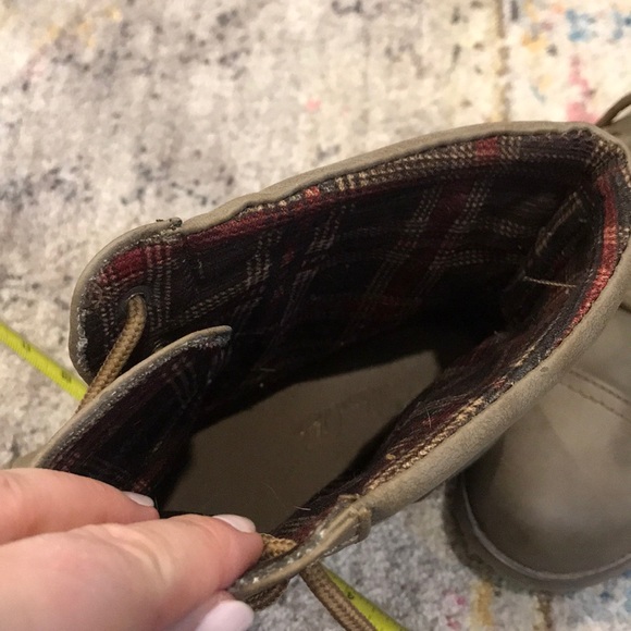 Booties- 9 - Picture 4 of 5